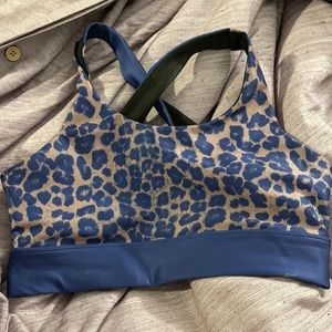 Good American Sports bra!